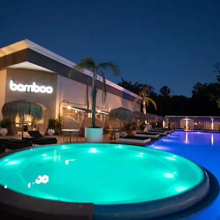 Bamboo Hotel Jalisos